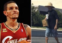 Dilenerek hayatını sürdüren Delonte West'e destek