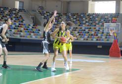 1. Leyla Atakan Kupası'nda Fenerbahçe, Beşiktaş'ı mağlup etti: 77-64