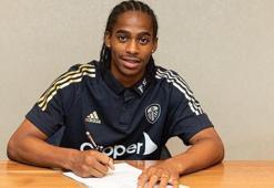 Leeds United, 18 yaşındaki Crysencio Summerville'ı transfer etti
