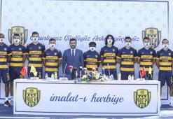 142 milyon TL'lik borcu kapatan MKE Ankaragücü'nde imza şov