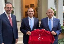 Bakan Kasapoğlu yalnız bırakmadı