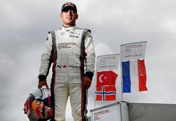 Ayhancan Güven, Porsche Carrera Cup Fransa'ya zaferle başladı