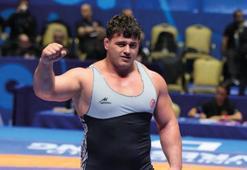 Rıza Kayaalp baba oldu