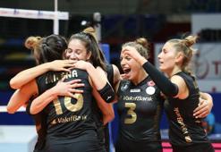 VakıfBank Kupa Voley A Grubu'ndaki ilk maçında İlbank'ı 3-1'le geçti