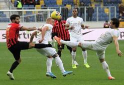 Gençlerbirliği-Ankaragücü Başkent Kupası maçı ertelenedi