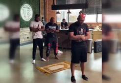 Badou Jack ve Mike Tyson beraber namaz kıldı