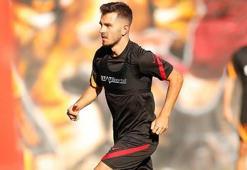 Galatasaray'da Emre Kılınç frikik çalıştı