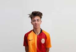 Galatasaray'da Özgür Baran Aksaka A Takım'a göz kırpıyor