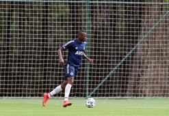 Fenerbahçe'de Mame Thiam ilk antrenmanına çıktı