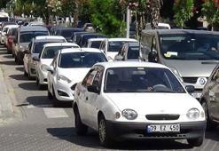 Çanakkale'de tatilciler dönüşe erken başladı, 2 kilometre kuyruk oluştu