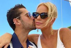 Caroline Stanbury kendisinden 19 yaş küçük futbolcuyla aşk yaşıyor