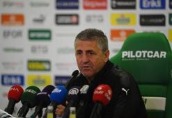 Bursaspor antrenörü görevinden ayrıldı