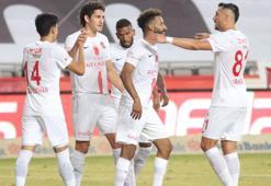 15 yaşındaki Mevlüt Han, ilk Süper Lig maçına çıktı