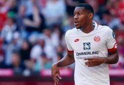 Ronael Pierre-Gabriel'i tartaklayıp aracını ateşe verdiler