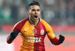 Galatasaray'ın yıldızı Radamel Falcao'dan son dakika maaş açıklaması