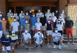 Golfçülerden 'maskeni tak, mesafeni koru' mesajı