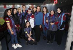Trabzonspor ve Passolig'den kadın taraftarlara jest
