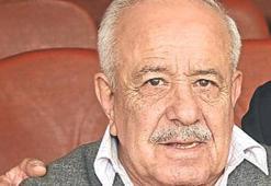 Galatasaray Coşkun Özarı'yı andı
