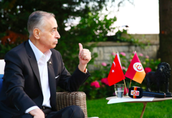 Galatasaray Başkanı Mustafa Cengiz'den transfer açıklaması: Biz kimi istersek rakiplerimiz ona yöneliyor!