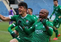 Bursaspor, son dakikalarda bulduğu gollerle dikkat çekti