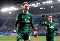Loren Moron 2024'e kadar Real Betis'te