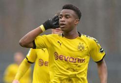 15 Yaşındaki Gol Makinesi Youssoufa Moukoko Rekor Kırıyor!