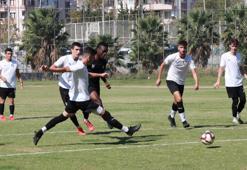 Altay'da genç futbolcular elini taşın altına koymaya hazırlanıyor