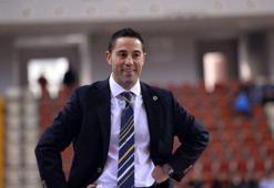 En başarılı koç Victor Lapena, Fenerbahçe'de kaldı