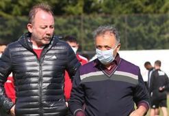 Beşiktaş Başkanı Ahmet Nur Çebi, futbol takımıyla buluştu