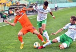 Ukrayna'da lig maçları ikinci kez yeni tip koronavirüs engeline takıldı.
