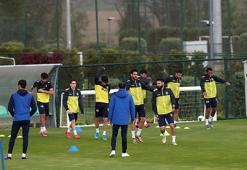 Fenerbahçe günü çift idmanla tamamladı
