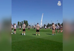 Real Madrid'den antrenmanda saygı duruşu!