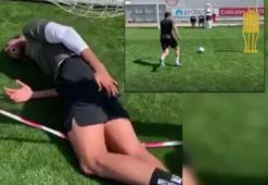 Fenerbahçe ve Galatasaray'ın gözdesi arkadaşına acımadı!