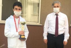 Satrançta kapıya teslim ödül töreni