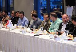 Güreş camiası iftar yemeğinde bir araya geldi