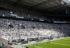 Borussia Mönchengladbach'a maket taraftar desteği