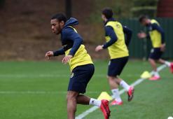 Fenerbahçe'de çalışmalar devam ediyor! Sosyal mesafe kuralı...