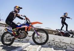 Robbie Maddison ve Aaron Colton, Mikanos'ta yarıştı