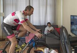 Volkan Kurdoğlu evde pedallamaya devam ediyor