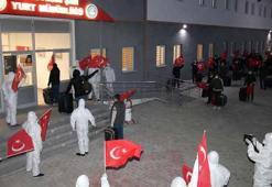 Kazakistan'dan getirilen 73 Türk vatandaşı Van'da yurda yerleştirildi