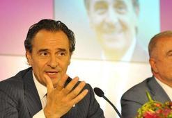 Prandelli'den Ünal Aysal'a şok sözler!