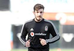 Dorukhan Toköz görüşme odasına...