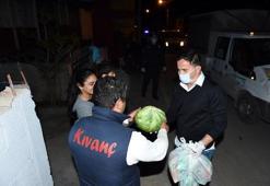 Ergün Penbe kapı kapı dolaşarak gıda ve hijyen paketi dağıttı