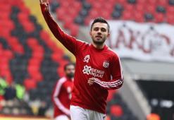 Sivassporlu Emre Kılınç mekik çekerek meydan okudu!