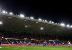 Sunderland oyuncularını ücretsiz izne gönderdi