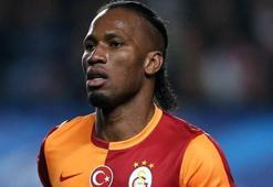 Didier Drogba Galatasaray şortunu giydi, 45 saniyede 122 mekik çekti