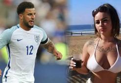 Kyle Walker iki kadınla parti yaparak corona virüsü hiçe saydı!