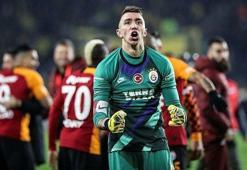 Muslera: Beni en çok zorlayan forvet Burak Yılmaz
