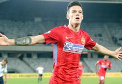 Fenerbahçe'nin gözdesi Dennis Man'a Atalanta kancası