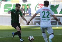 Yılmaz Vural yönetimindeki Akhisarspor yarıştan kopmadı